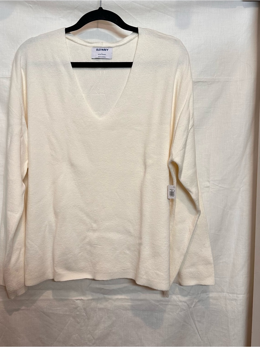 NWT Old Navy Cream V-Neck Flare Sleeve Sweater - Size L
